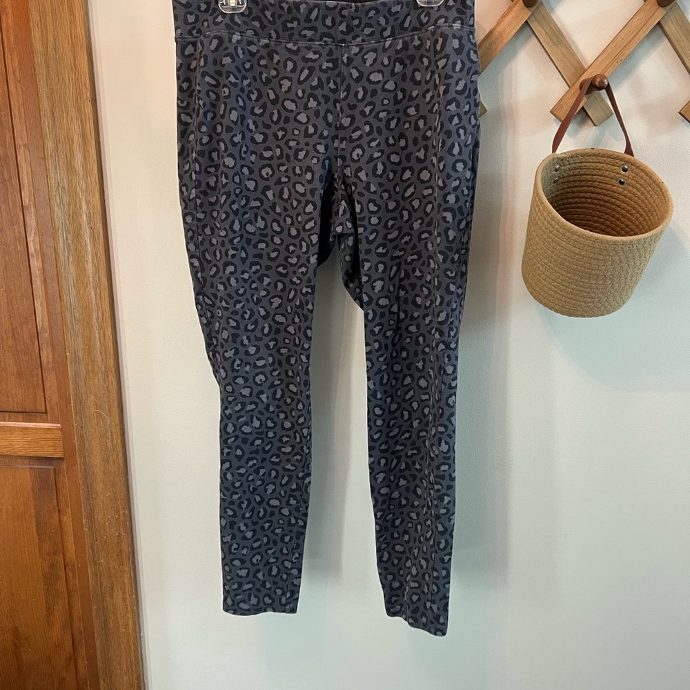 Old Navy Gray and Black Animal Print Leggings
